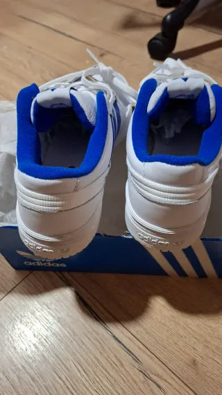 Zapatillas Adidas Blancas y Azules Nuevas
