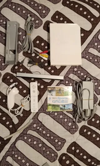 Console Nintendo Wii+Controller+Nunchuk + Wii Sports
