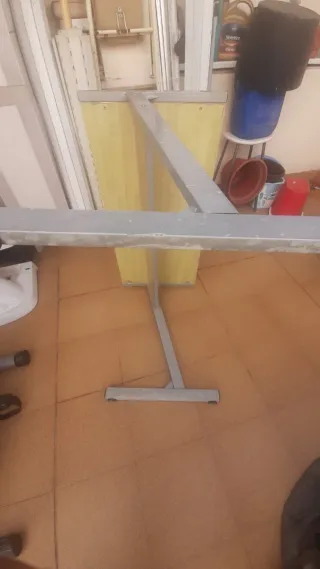 Escritorio madera y metal beige/gris