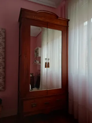 Armario antiguo caoba con marquetería