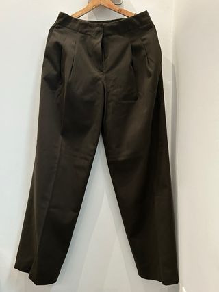 Pantalón Massimo Dutti verde oliva talla 38