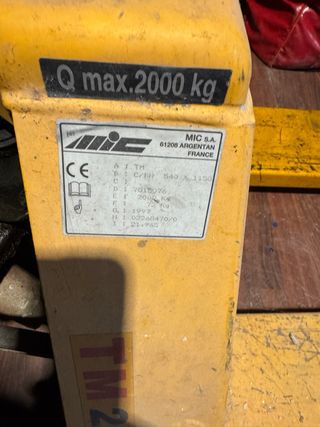 Transpaleta Manual Amarilla