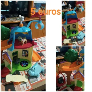 Casita de juguete con figuras