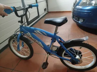 Bicicleta infantil 16" azul 5/8años