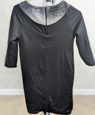 Vestido Mango degradado gris, rojo y negro.