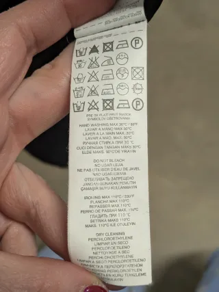 Vestido Mango degradado gris, rojo y negro.