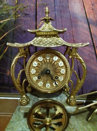 Reloj de sobremesa de bronce