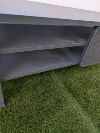 Mueble TV metálico gris