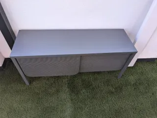 Mueble TV metálico gris