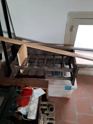 Botellero apilable madera y plástico