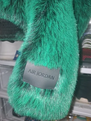 Chaqueta Jordan Verde Peluda
