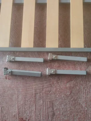 2 Somieres metálicos con lamas de madera