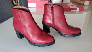Botines de piel rojos Wonders