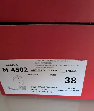 Botines de piel rojos Wonders