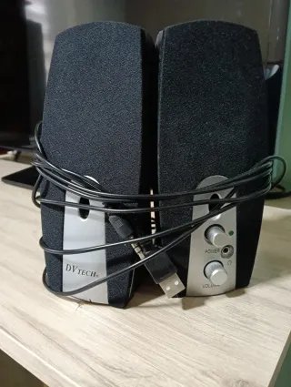 Altavoces DV Tech Negros y Plateados