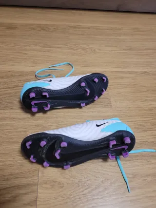 Botas de fútbol Nike Talla 37.5