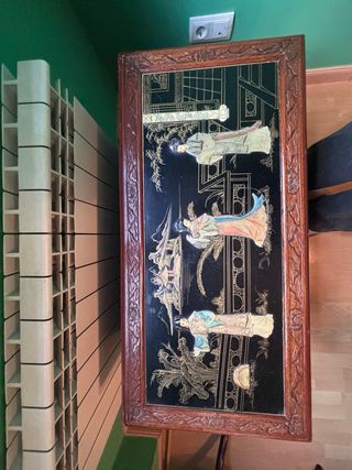 Baúl Asiático tallado relieves- PRECIOSO