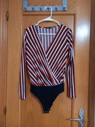 Body Bershka rayas XS