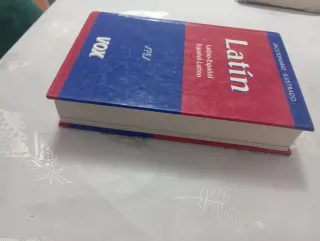 Diccionario ilustrado Latin with apendice / Lat...