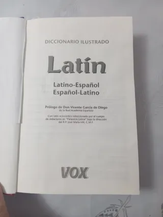 Diccionario ilustrado Latin with apendice / Lat...