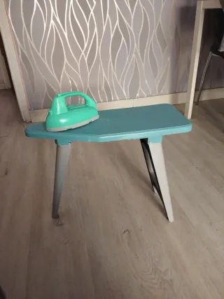 Tabla y plancha de juguete