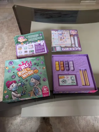 Juego de mesa Virus! Roll & Write