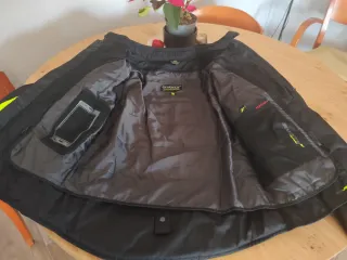 Chaqueta Moto Negra con Detalles Flúor Talla M