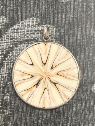 Colgante Plata Diseño Radial Beige