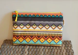 Neceser acolchado étnico