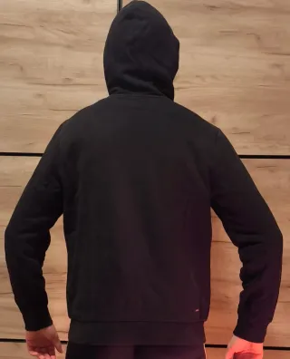 Felpa Napapijri nera con bandiera