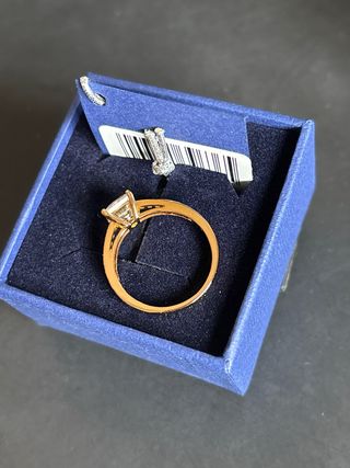 Anillo Solitario plateado y Rosa