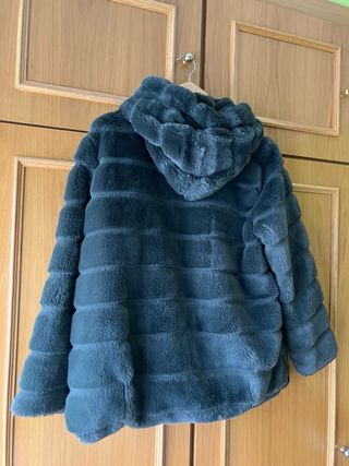 Chaqueta peluche verde con capucha