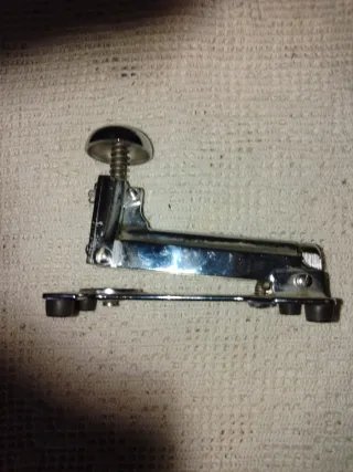 Grapadora Antigua Cromada de Mesa