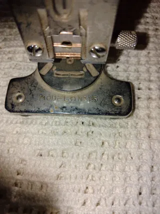 Grapadora Antigua Cromada de Mesa