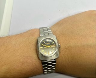 Pomar automático años 70: clásico suizo con calend