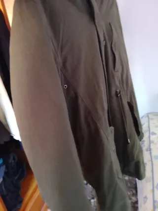 Chaqueta con capucha verde