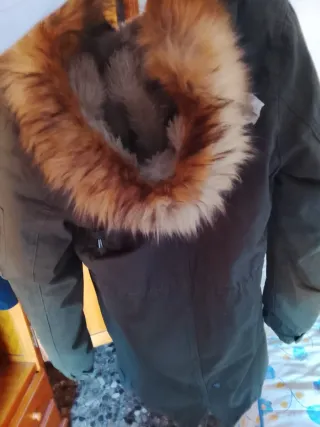 Chaqueta con capucha verde