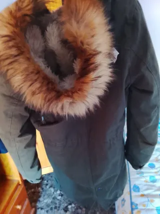 Chaqueta con capucha verde