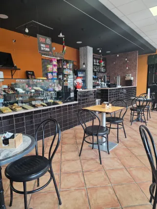 Se traspasa cafeteria