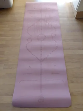 Bonita esterilla de yoga antideslizante con funda