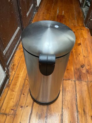 Cubo basura metálico pedal
