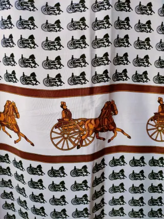 Sciarpa foulard in seta stile Hermes