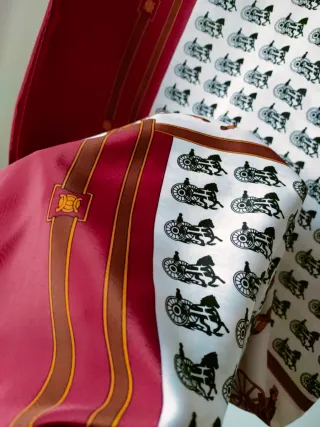 Sciarpa foulard in seta stile Hermes