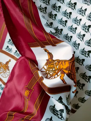 Sciarpa foulard in seta stile Hermes