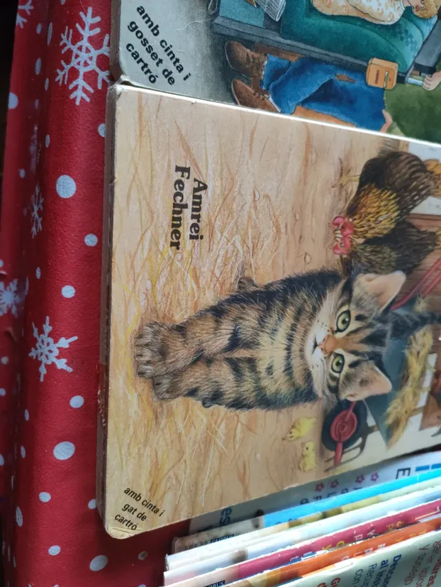 El Dupy a la ciutat amb cinta i gosset de cartró