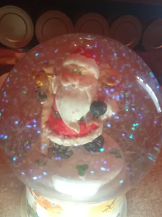 Bola de Navidad con música y Santa Claus girando