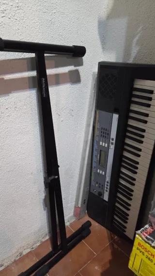 Teclado Yamaha YPT-240