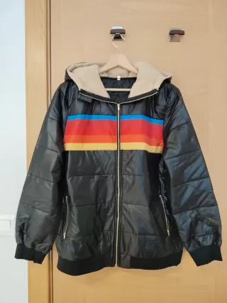 Cazadora negra con rayas multicolor
