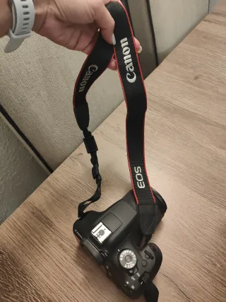 Cámara Canon EOS 2000D + Accesorios