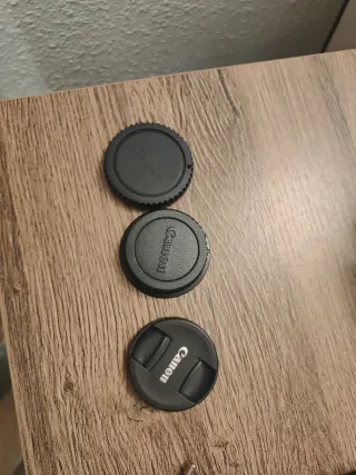 Cámara Canon EOS 2000D + Accesorios